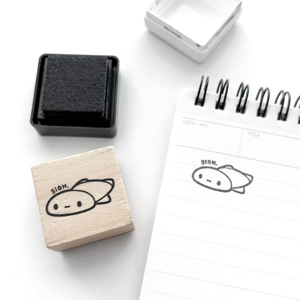 TCMC | Puinen Leimasin - Sigh.