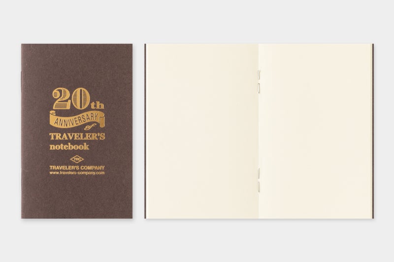 ENNAKKOTILAA: TRC | TRAVELER&rsquo;S Notebook Card Size 20th Anniversary Set - Ruskea